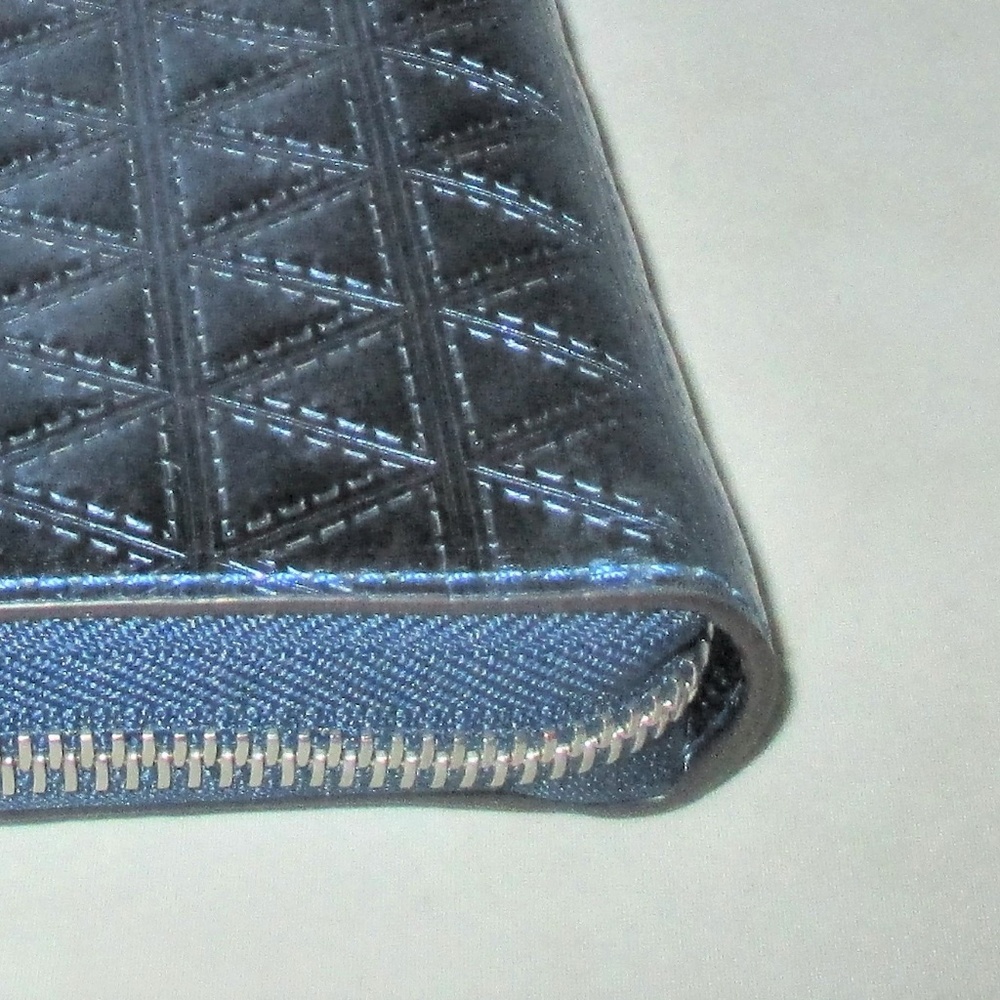 Michael Kors Mercer Flat Multi-Function Phone Case - Picture 7 of 8